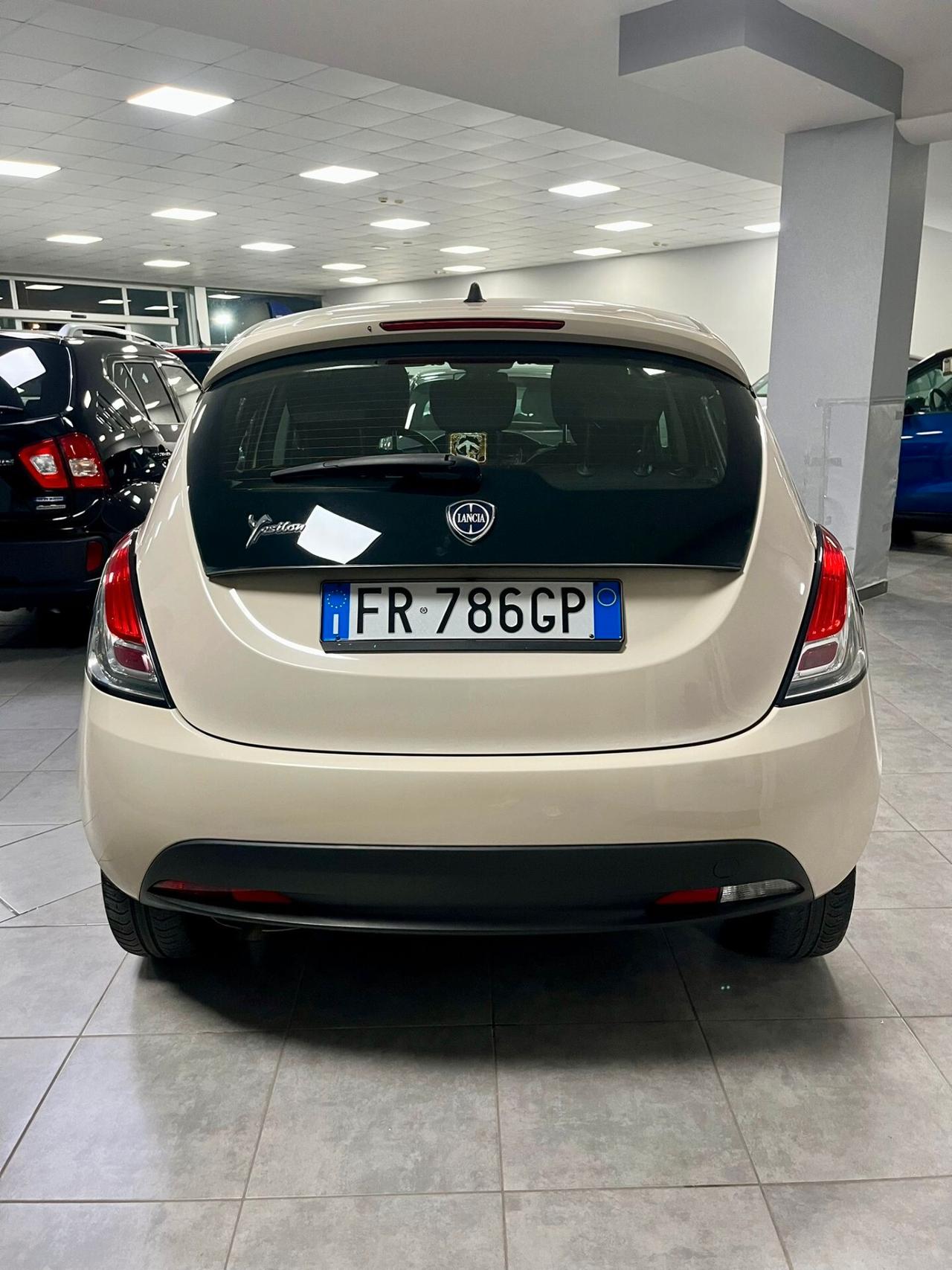 Lancia Ypsilon 1.2 69 CV 5 porte GPL Ecochic Elefantino Blu