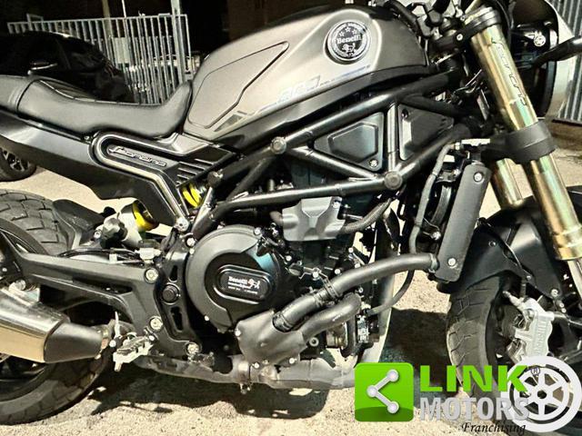BENELLI Leoncino 800 .