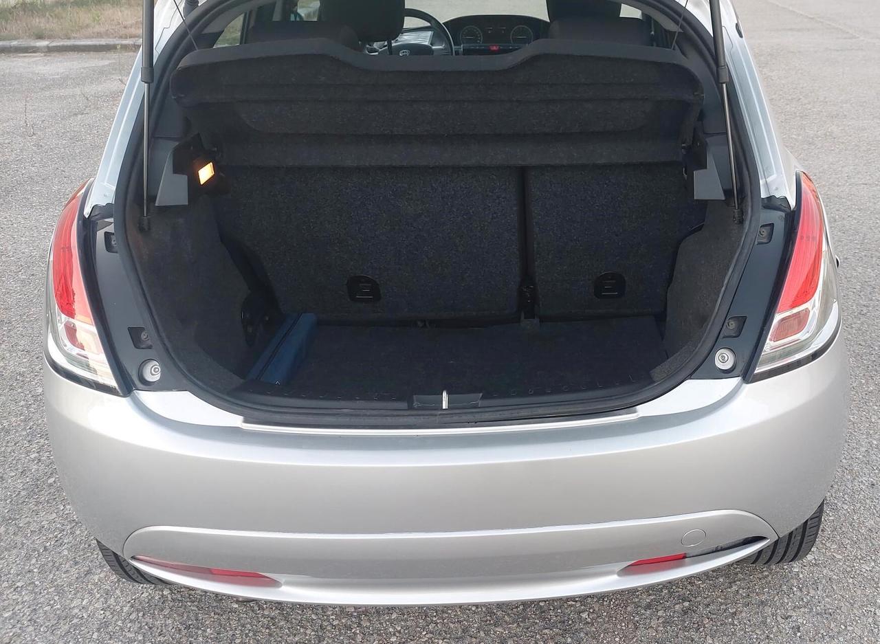 LANCIA YPSILON 1.2-UNICO PROPRIETARIO-NEOPATENTATI