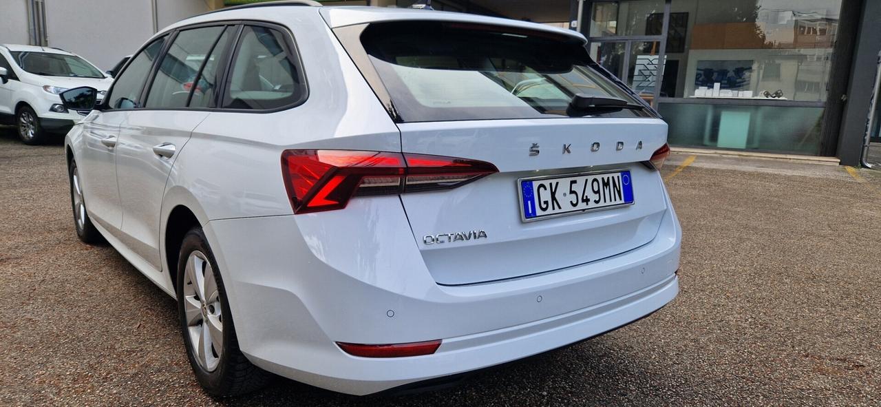 Skoda Octavia 2.0 TDI EVO SCR DSG Wagon Sportline