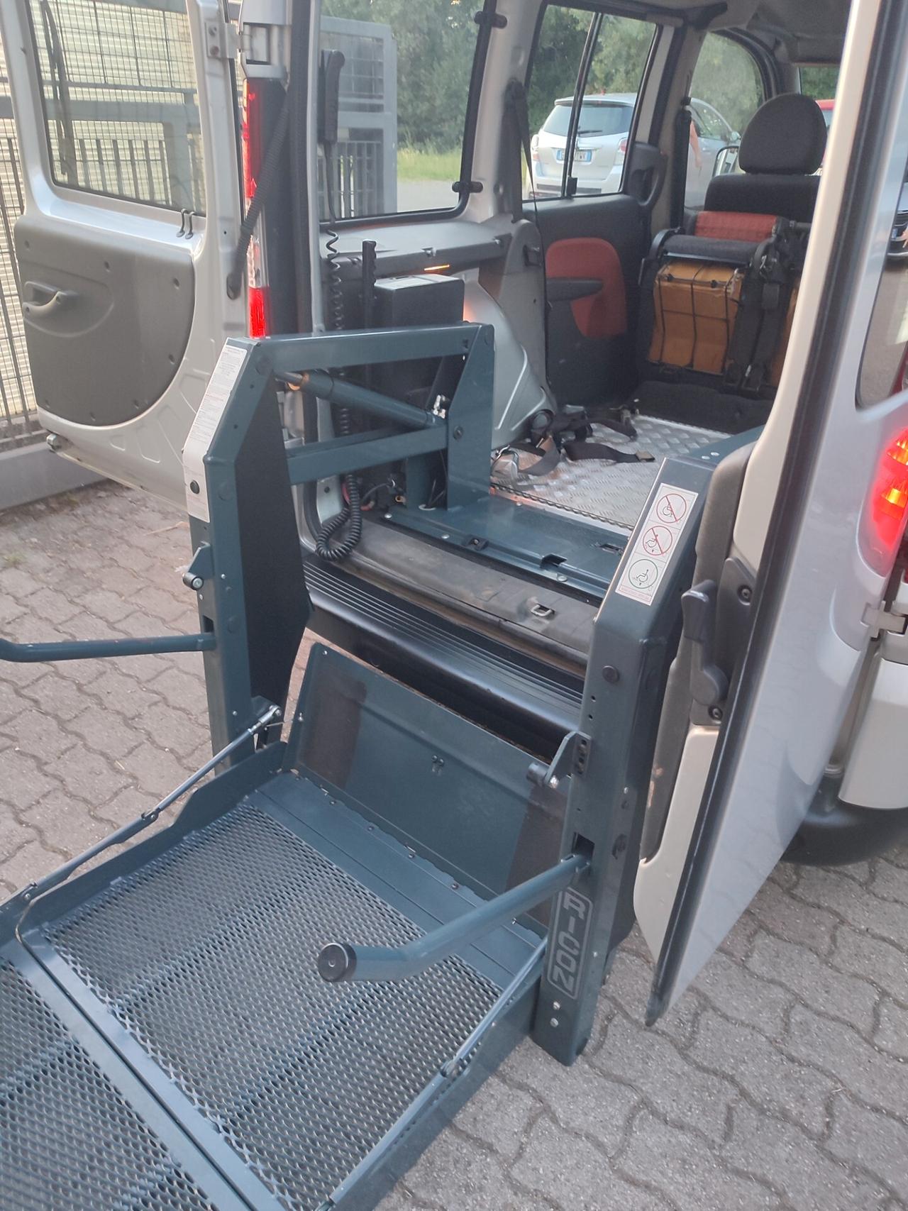 FIAT DOBLO 1.4BENZINA CON PEDANA DISABILI ELETTRICA NUOVO