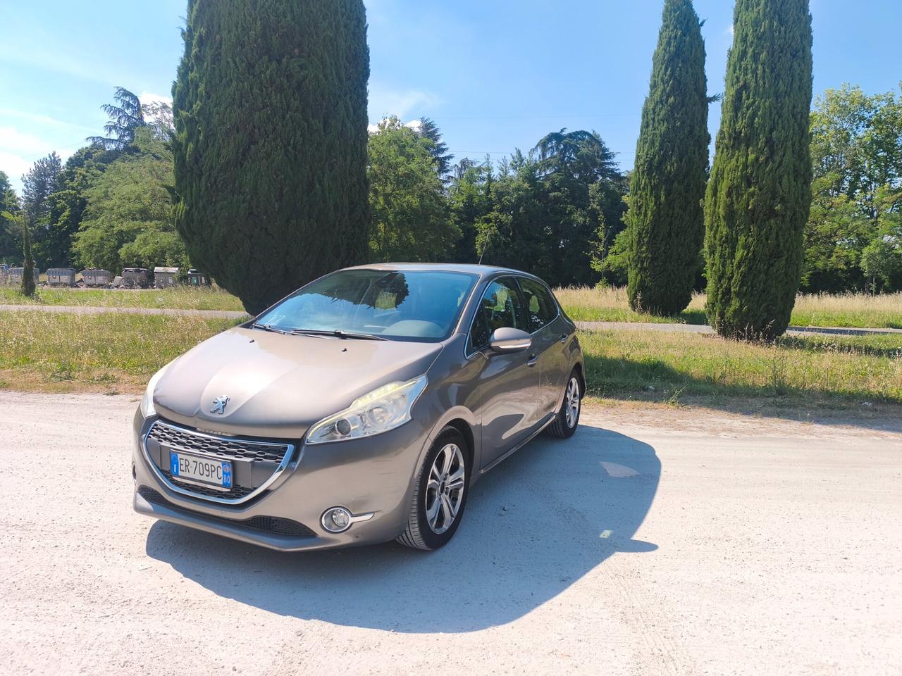 Peugeot 208 1.6 e-HDi 115 CV Stop&Start 5 porte Allure