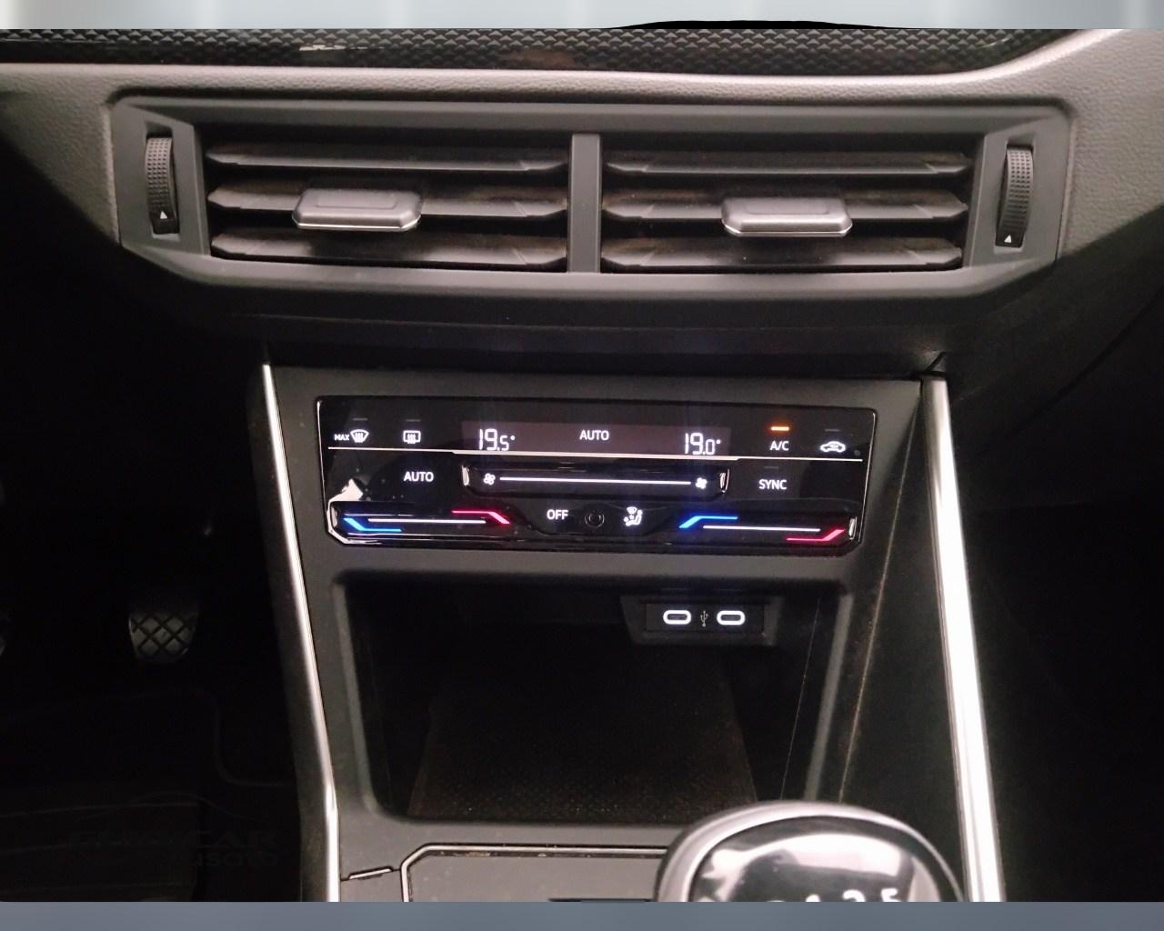 VOLKSWAGEN Polo VI 2022 - Polo 1.0 tsi Life 95cv