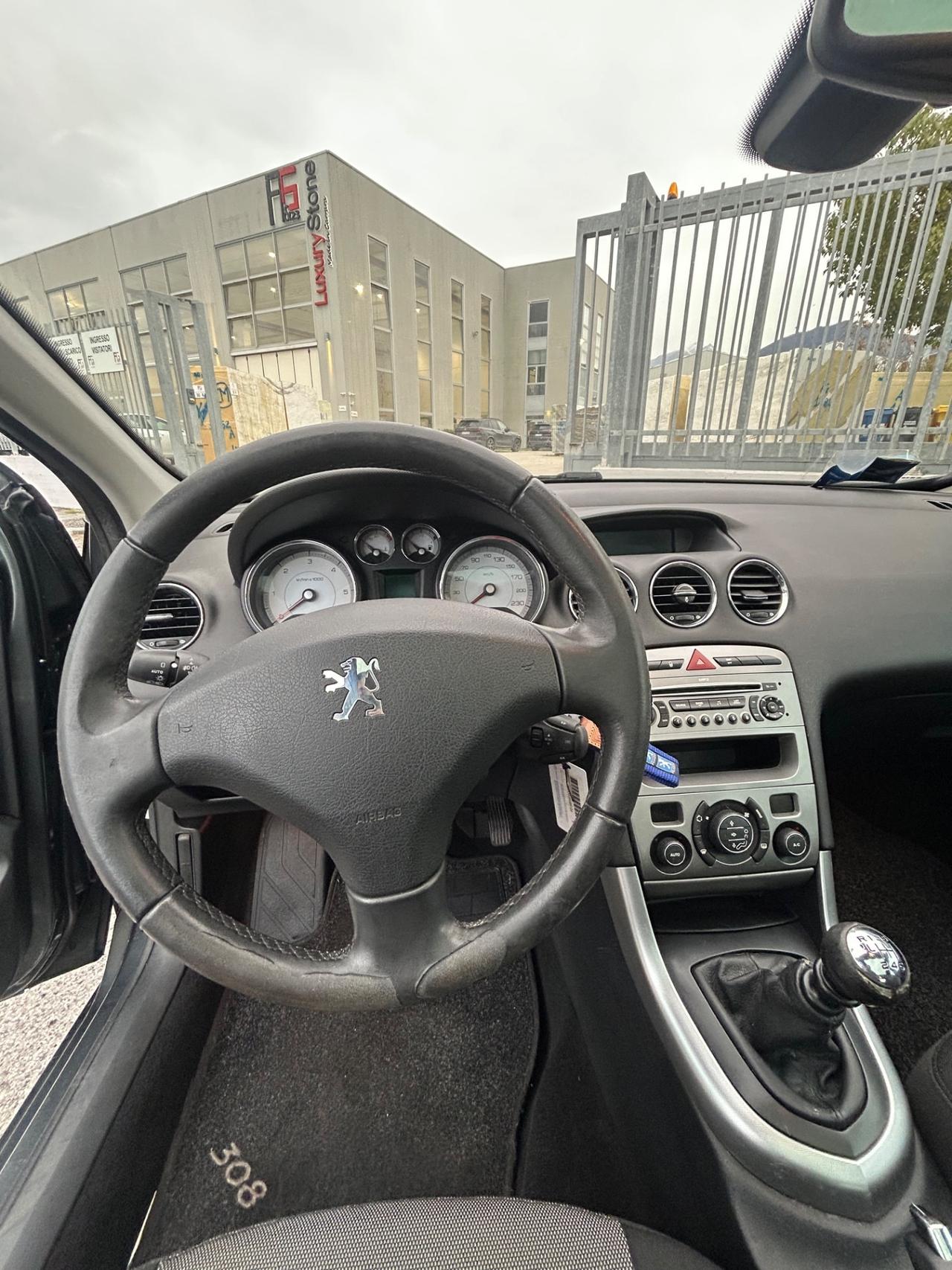 Peugeot 308 2.0 HDi 5p. Féline