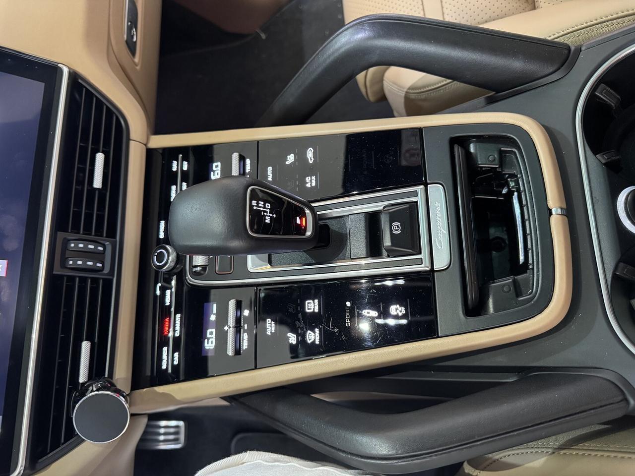 Porche CAYENNE S 2.9 V6 Bi-Turbo 440 cv.