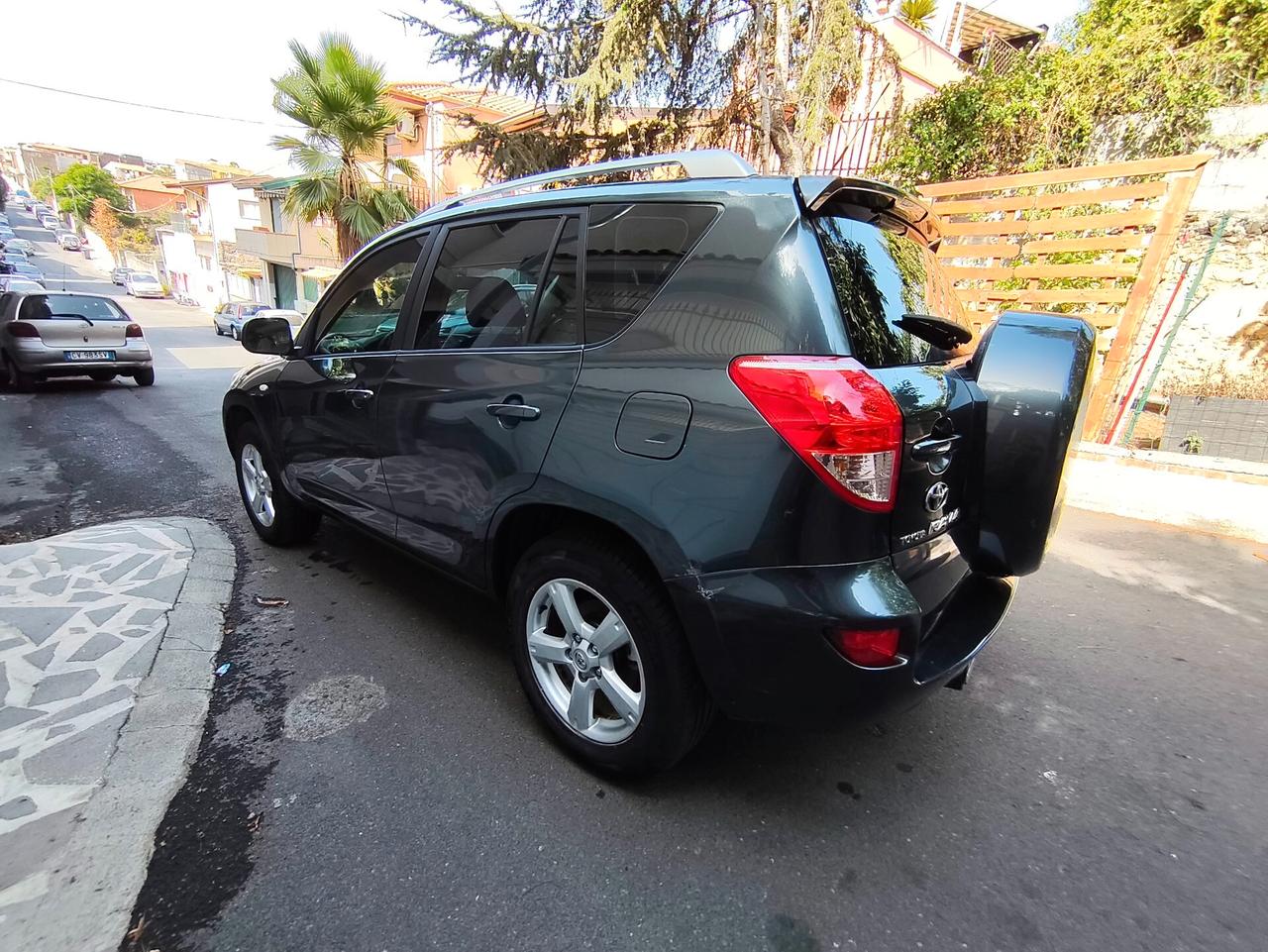 Toyota RAV 4 2.2 136 CV 2006
