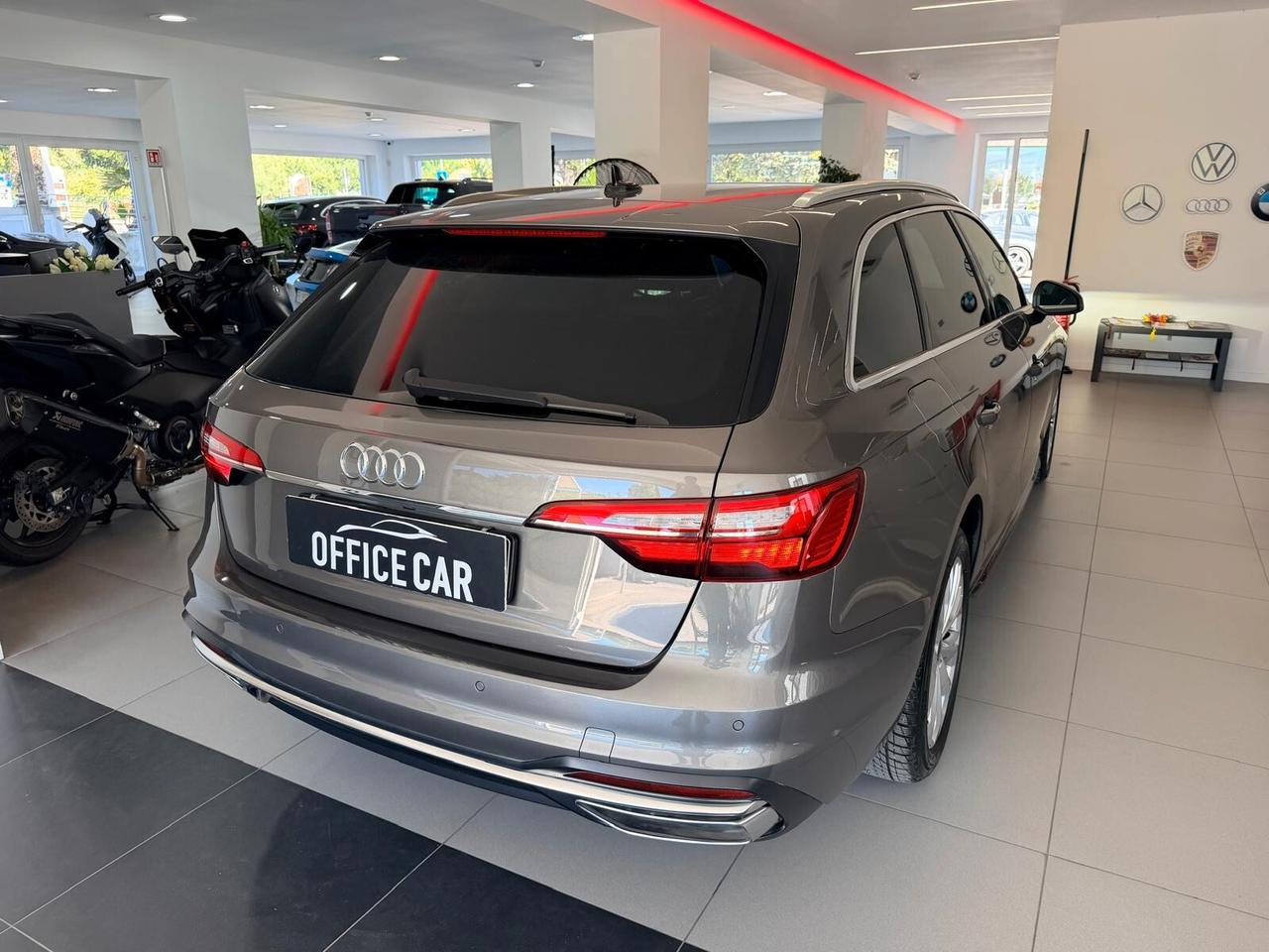 Audi A4 30 TDI/136 CV S tronic Business Advanced