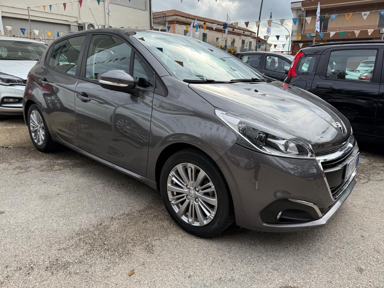 Peugeot 208 PureTech 82 5 porte Allure