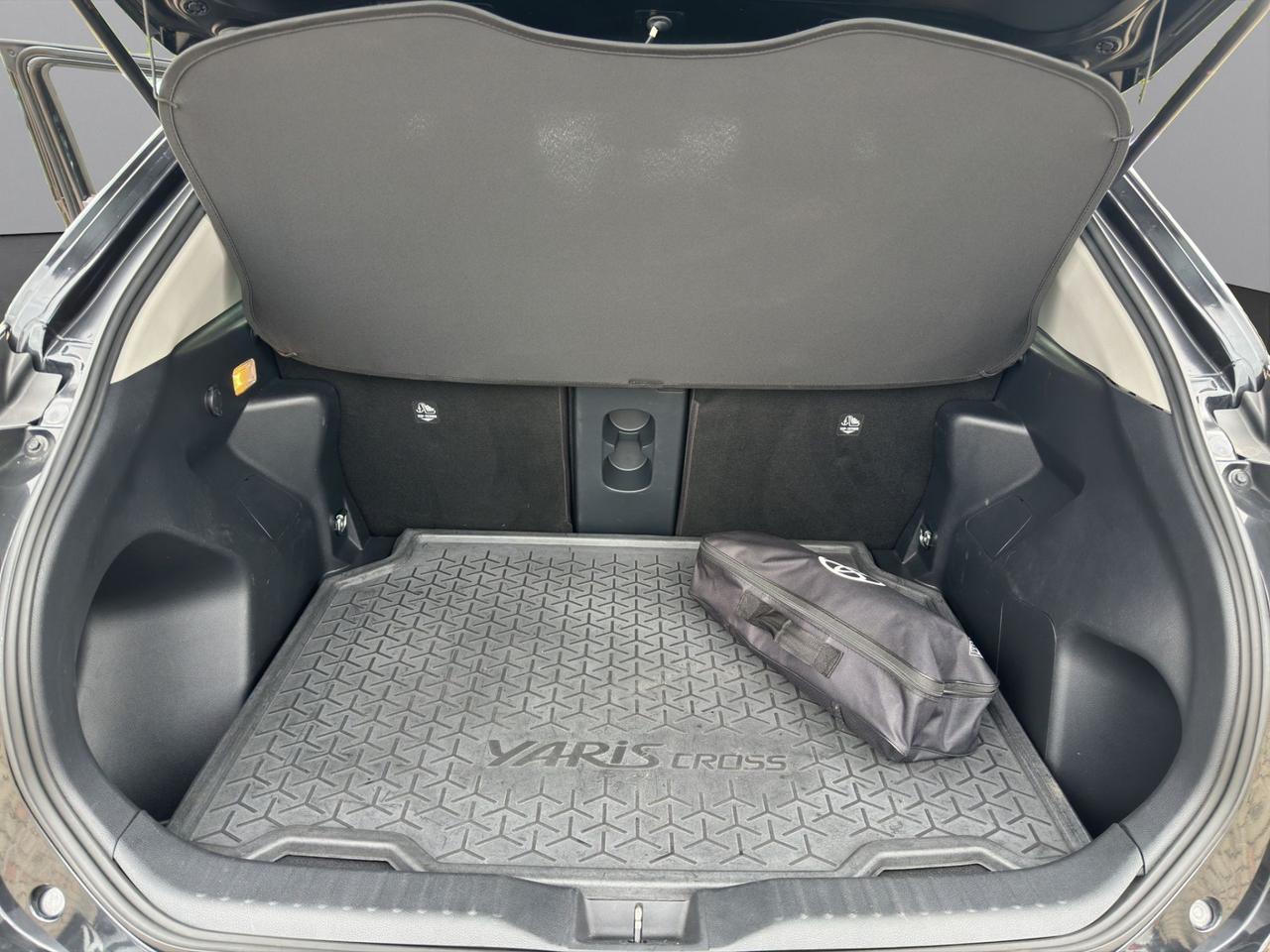 Toyota Yaris Cross 1.5h Lounge fwd 116cv e-cvt