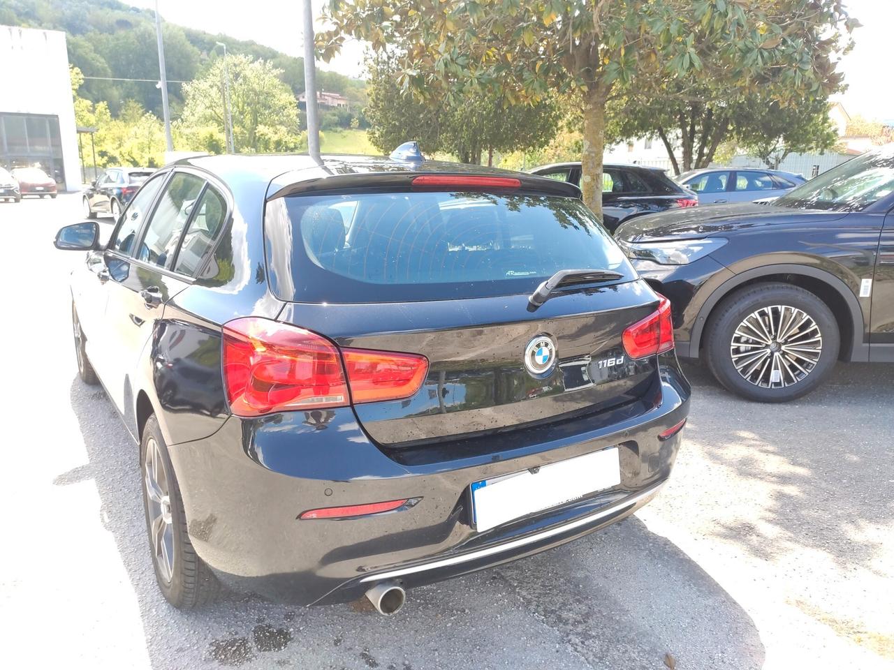 Bmw 118 116d 5p. Urban