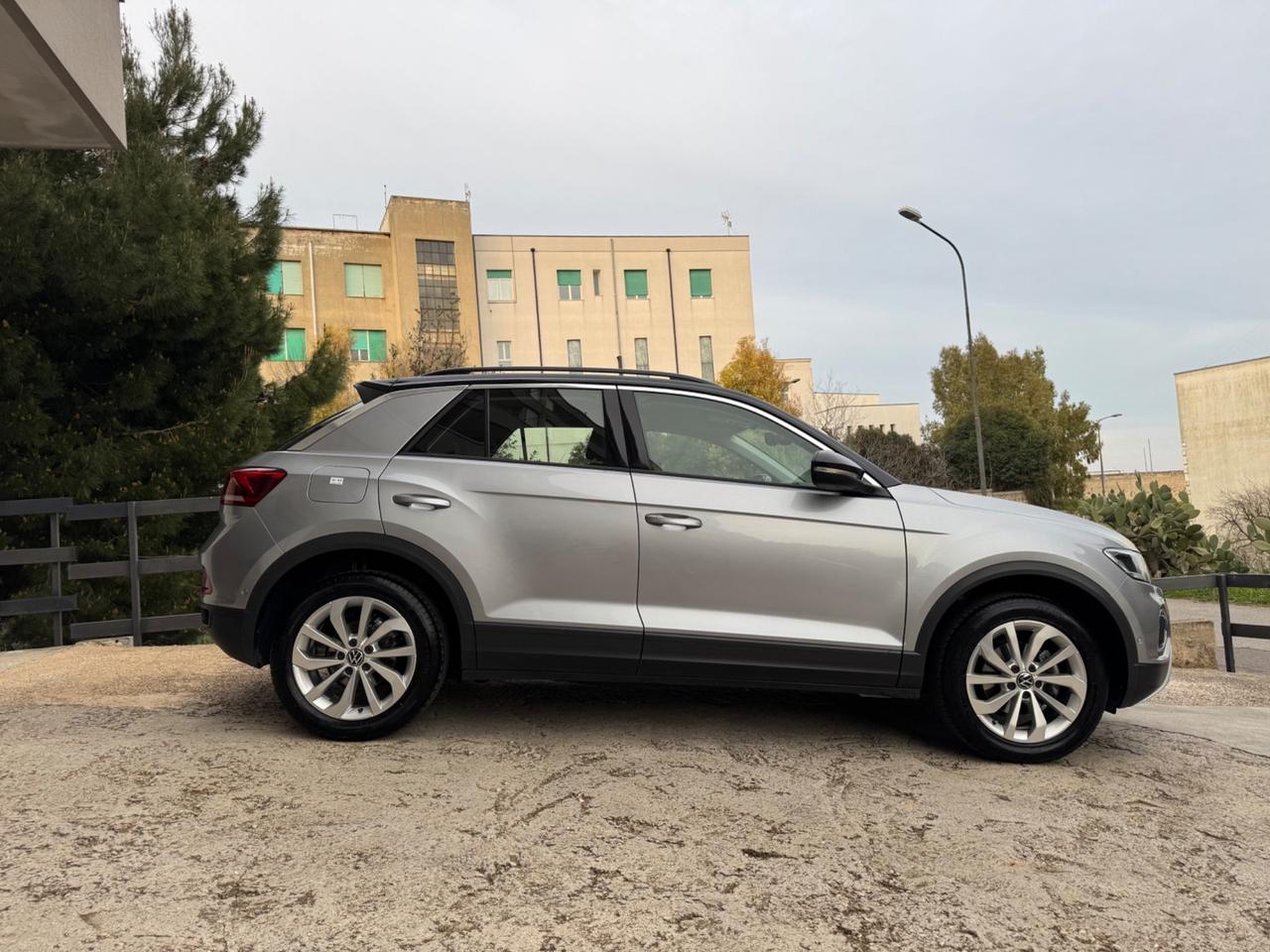 Vw T-Roc 1.0 TSI - FARI LED - CERCHI 17 - 2022