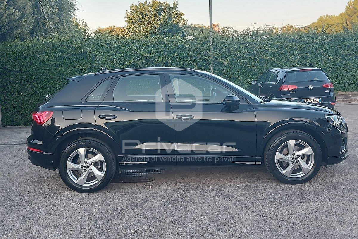 AUDI Q3 35 TDI S tronic Business Advanced