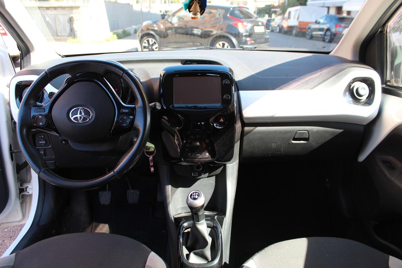 Toyota Aygo 1.0 VVT-i 69 CV 5 porte x-play Unico Proprietario Adatta a neopatentati