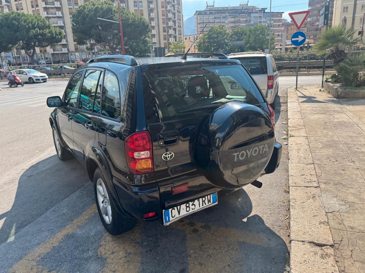 Toyota RAV4 4x4 td