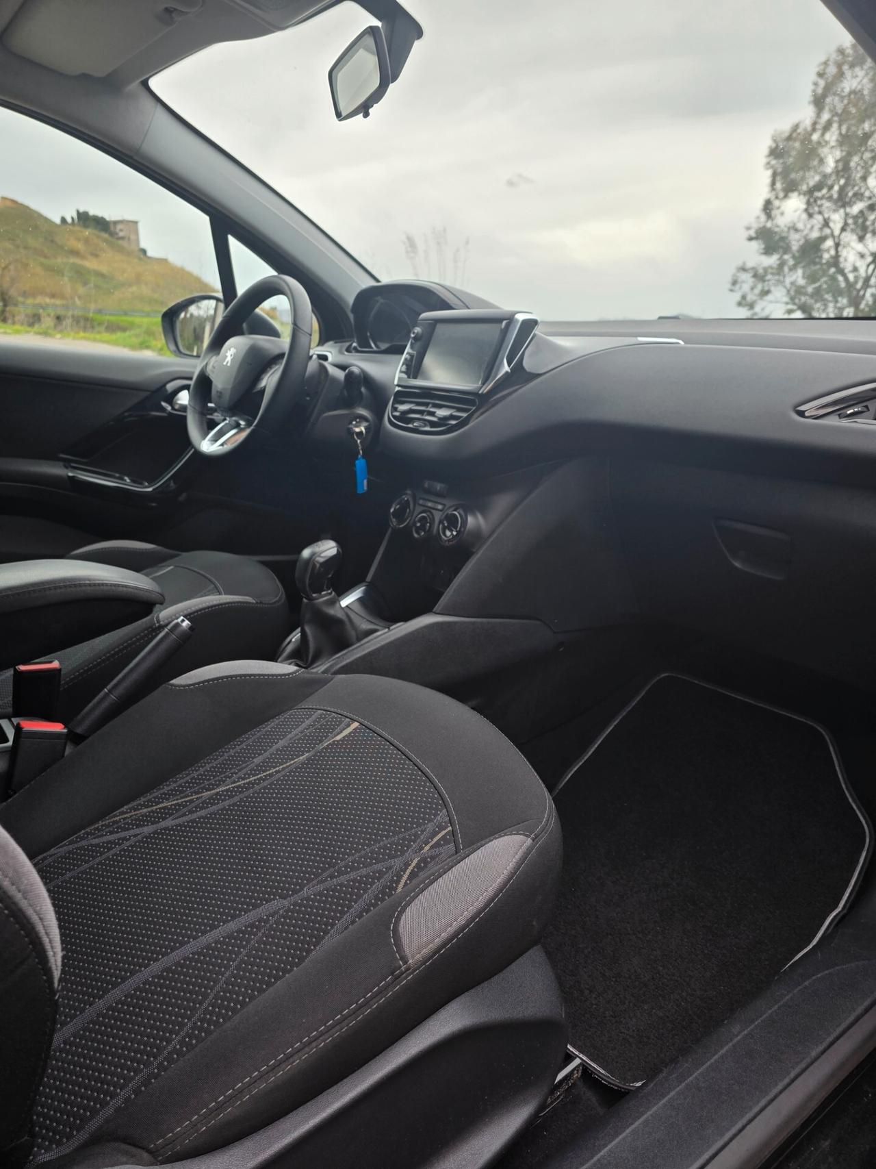 Peugeot 208 1.4 HDi 68 CV 3 porte Allure