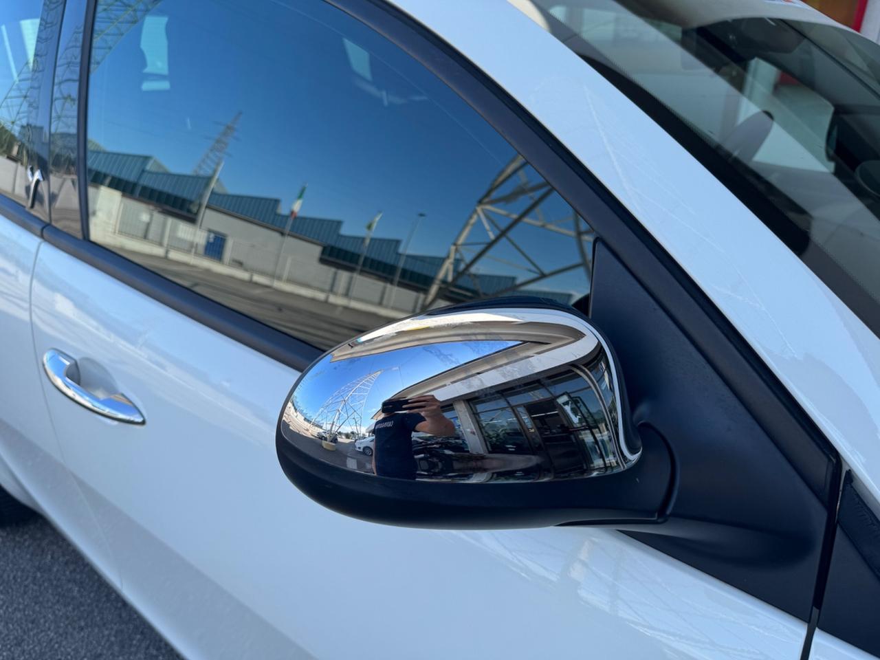Lancia Ypsilon 0.9 TwinAir 85 CV Platinum 2013