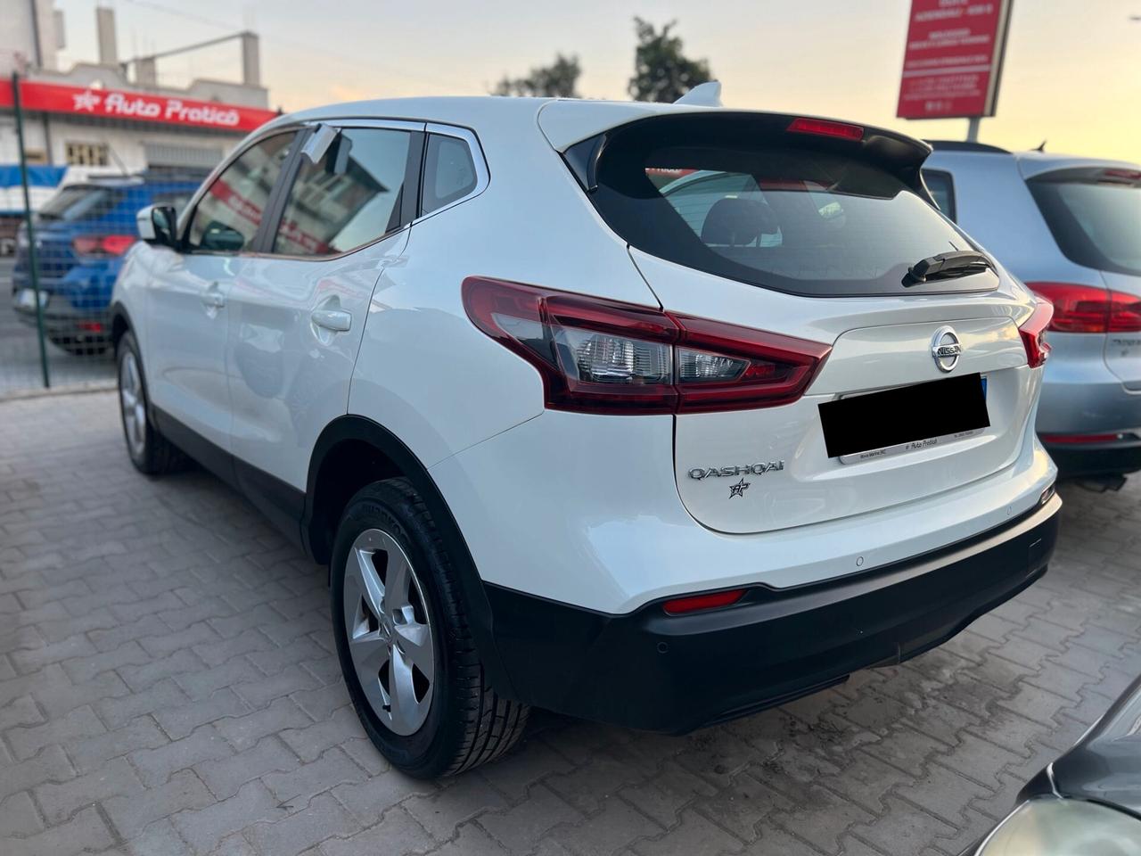 Nissan Qashqai 1.5 dCi 115 CV Business con telecamera posteriore