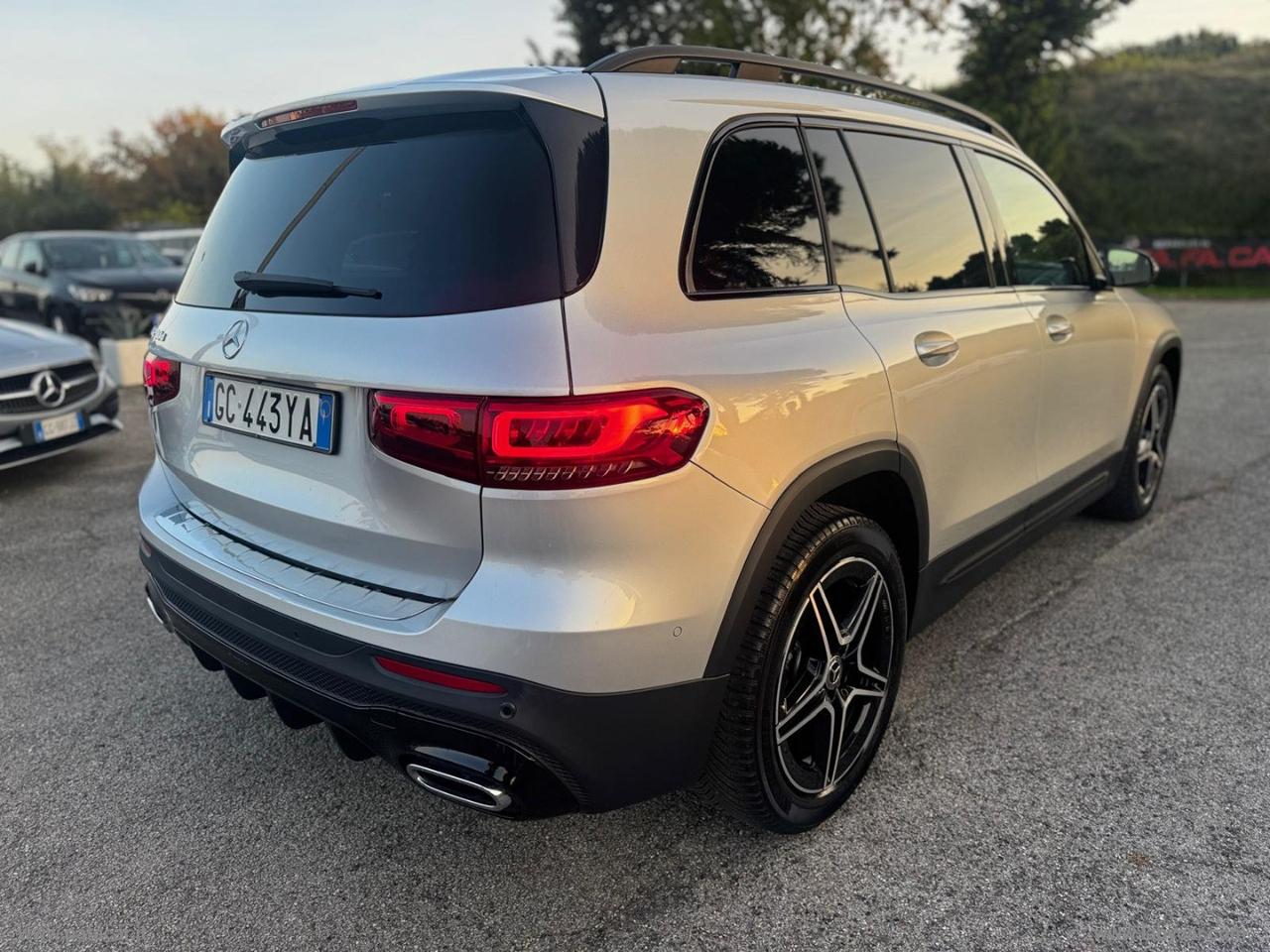 MERCEDES-BENZ GLB 200 d Automatic Premium