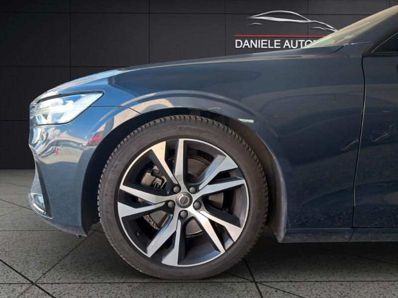 VOLVO V60 (2018-->) V60 D4 Geartronic R-design