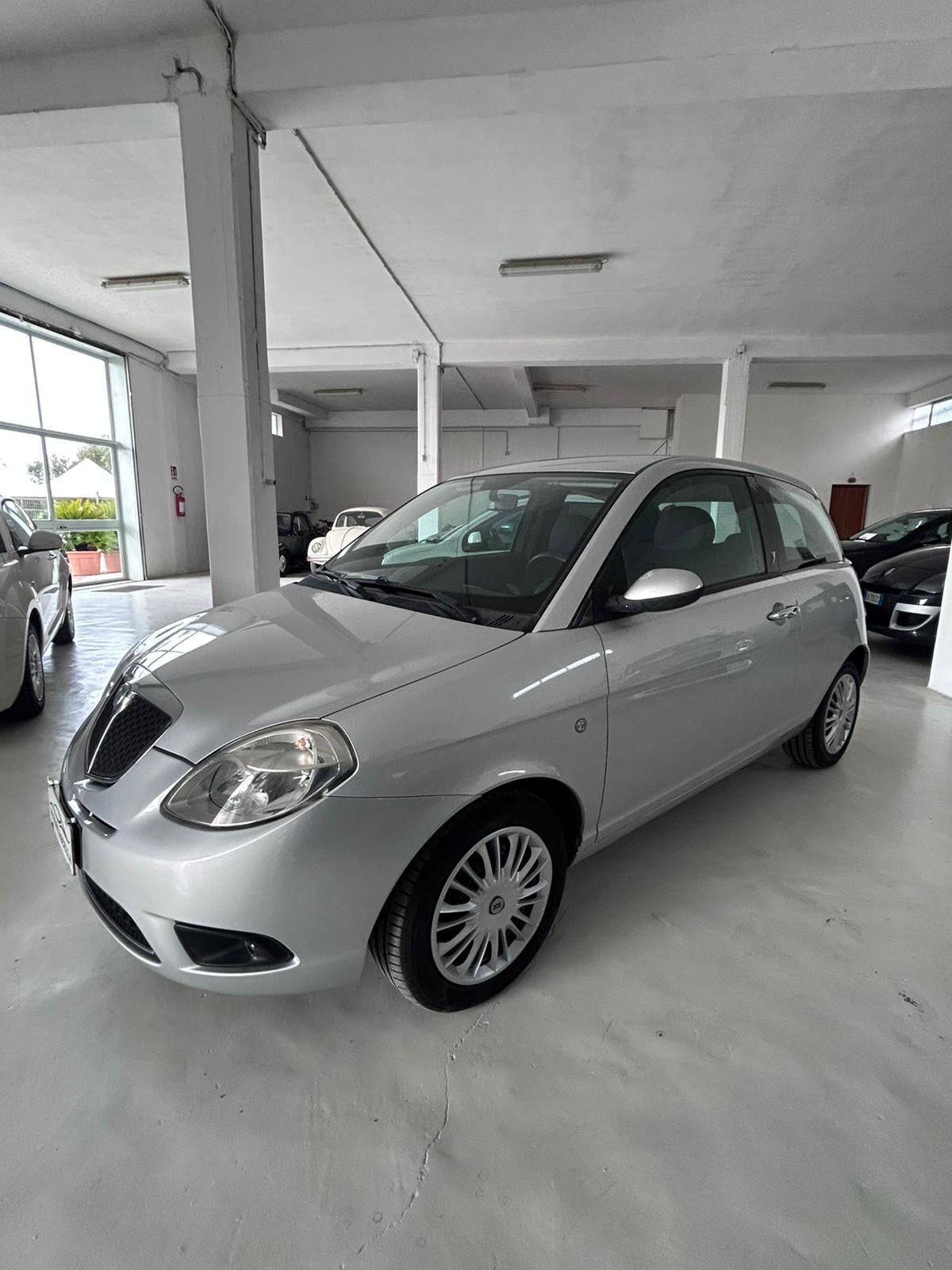 Lancia Ypsilon 1.2 Argento