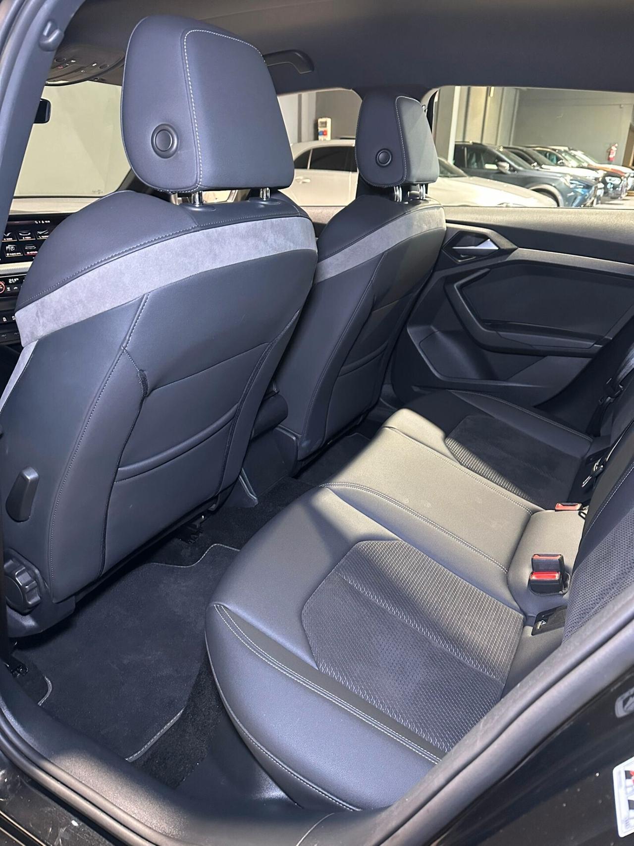 Audi A1 citycarver 1.5 35 TFSI S tronic Identity Contrast