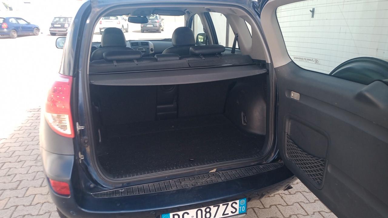 Toyota RAV 4 RAV4 2.2 D-4D 136 CV Luxury