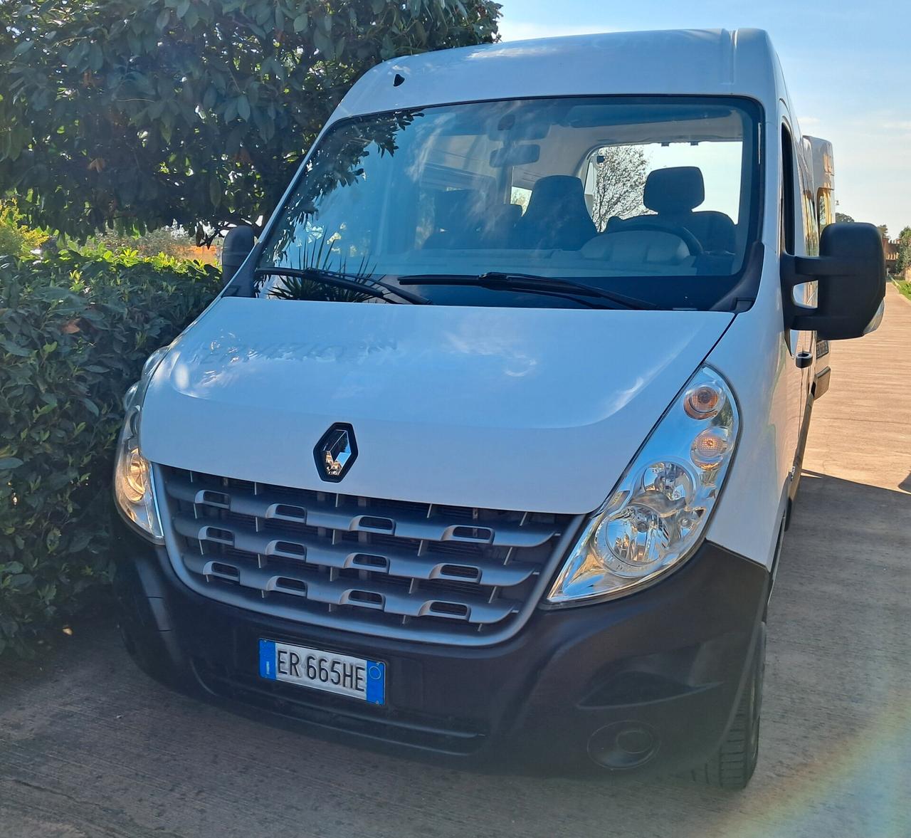 Renault Master 9 posti 3 carrozzine trasporto disabili pedana elettroidraulica