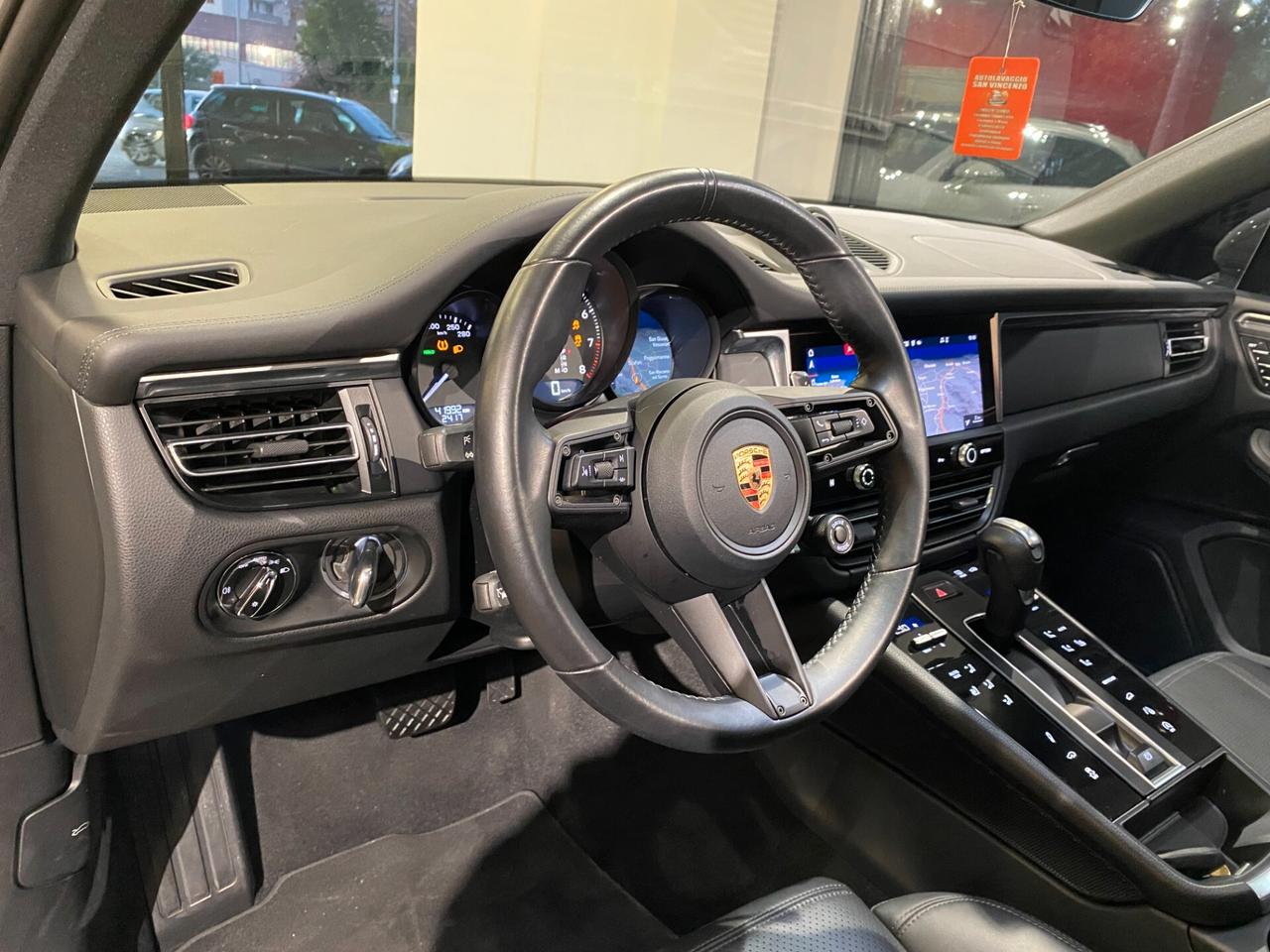 Porsche Macan 2.0 Sport Chrono GESSO