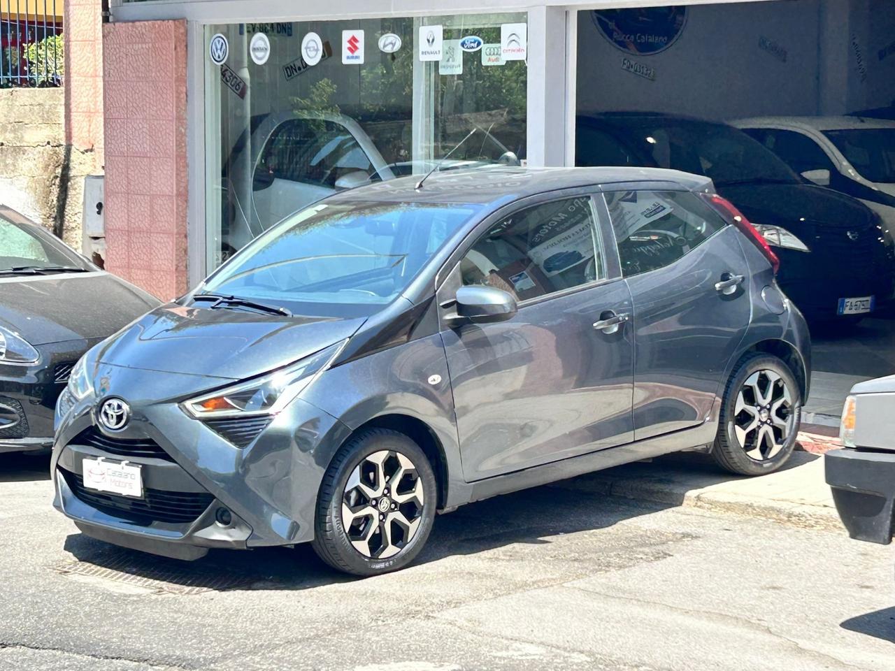 Toyota Aygo Connect 1.0 VVT-i 72 CV 5 porte x-cool MMT