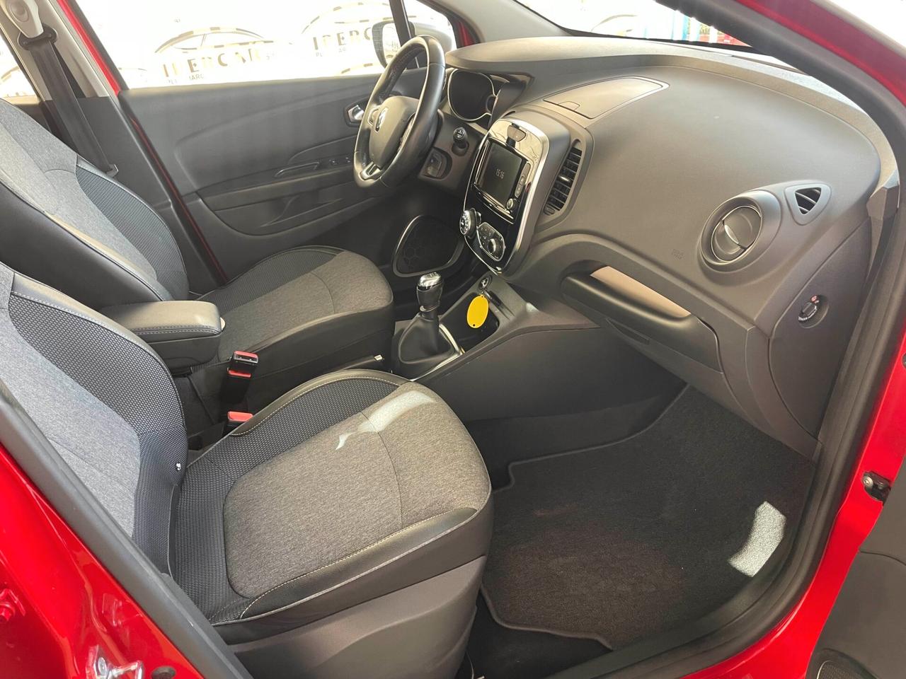 Renault Captur TCe 120 CV Start&Stop Energy Initiale Paris