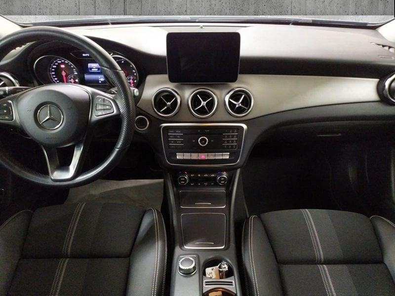 Mercedes-Benz GLA 200 d Premium 4matic auto