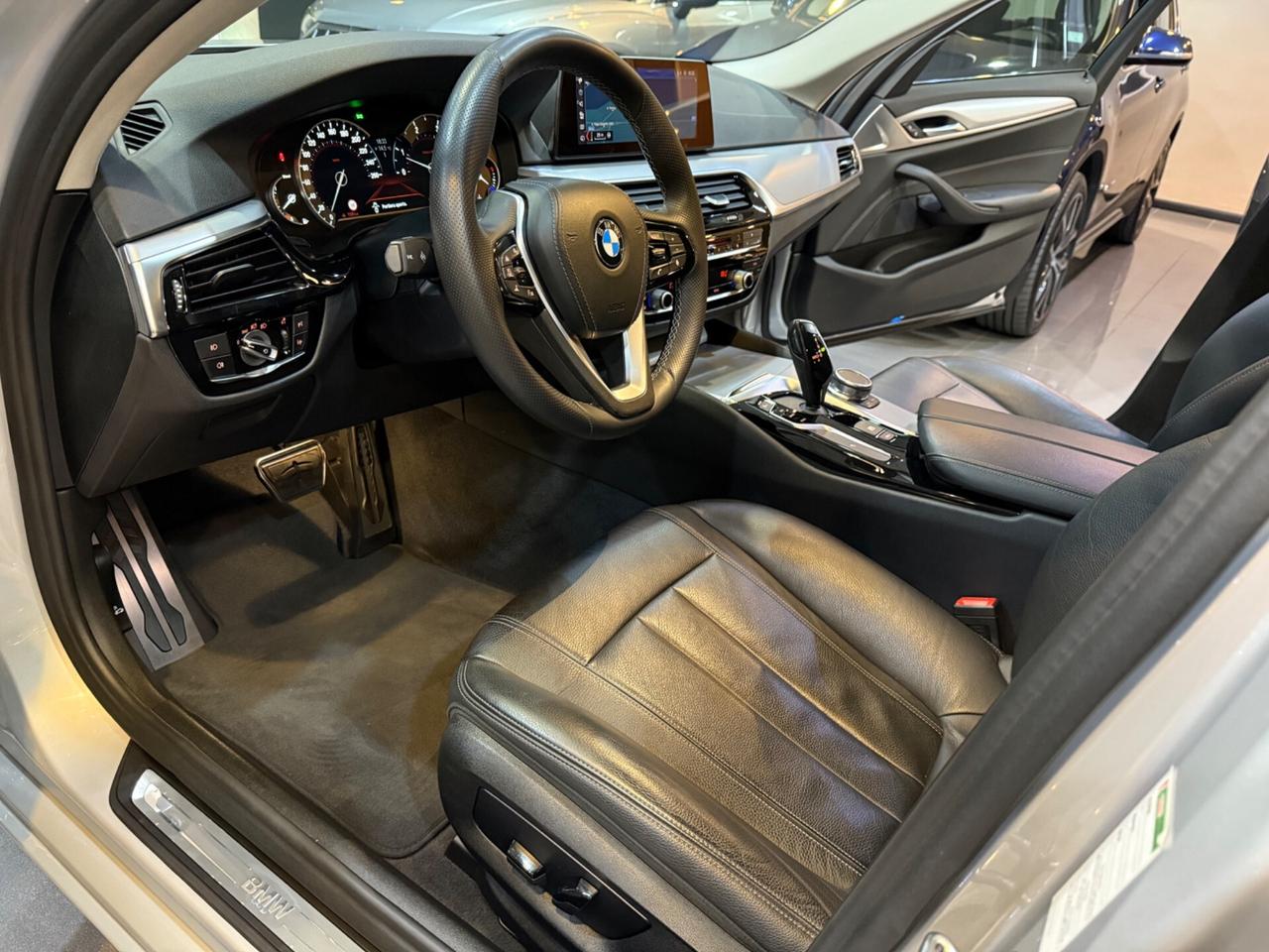 Bmw 520 G31Touring 520d xdrive Luxury GANCIO TRAINO !