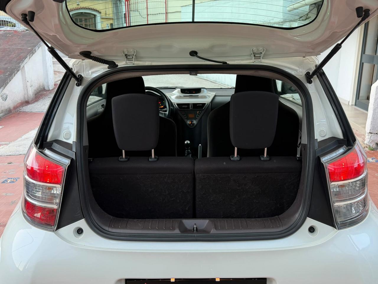 Toyota iQ 1.0 68 Cv Keyless - Cerchi in lega - Comandi