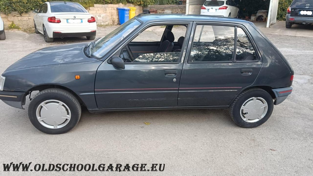Peugeot 205 954 5 porte Look