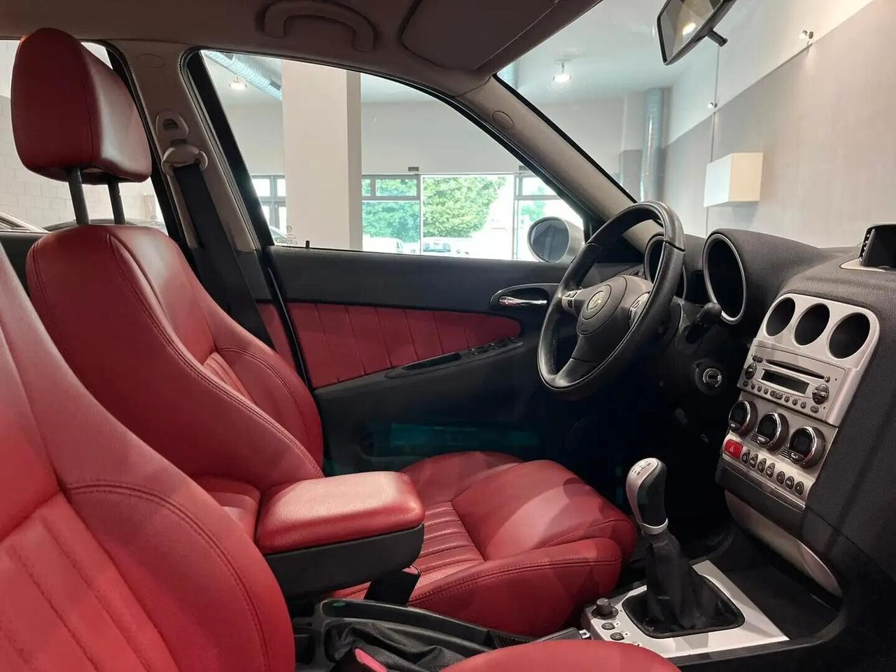 Alfa Romeo 156 2.5i V6 24V cat Distinctive