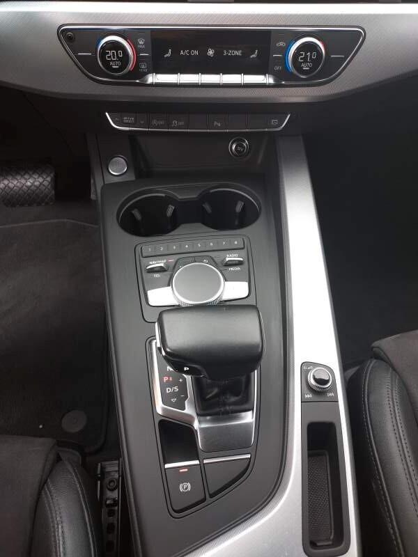 Audi A4 Avant 2.0 TFSI g-tron S-LINE MATRIX LED, ACC, CERCHI 18!!!!