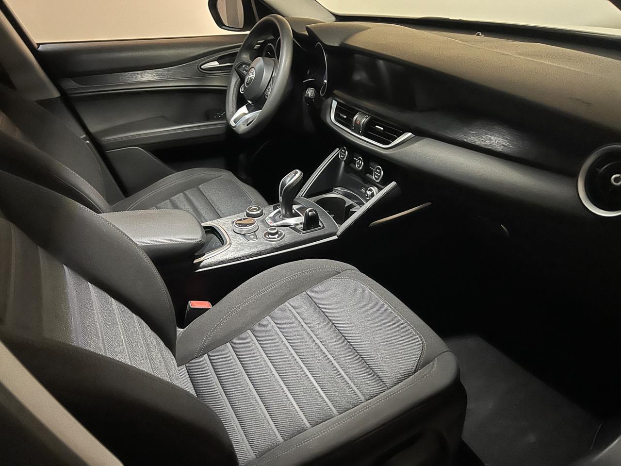 Alfa Romeo Stelvio 2.2 Turbodiesel 160 CV AT8 RWD Sport-Tech
