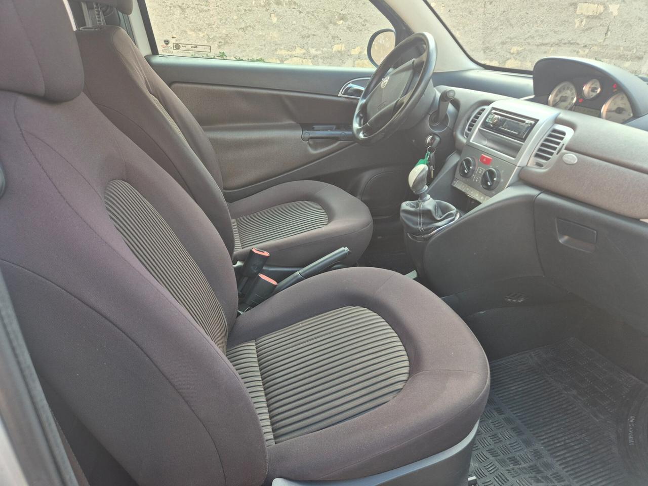 Lancia Ypsilon RESTAILING 1.4 GPL SUPER FULL 2010