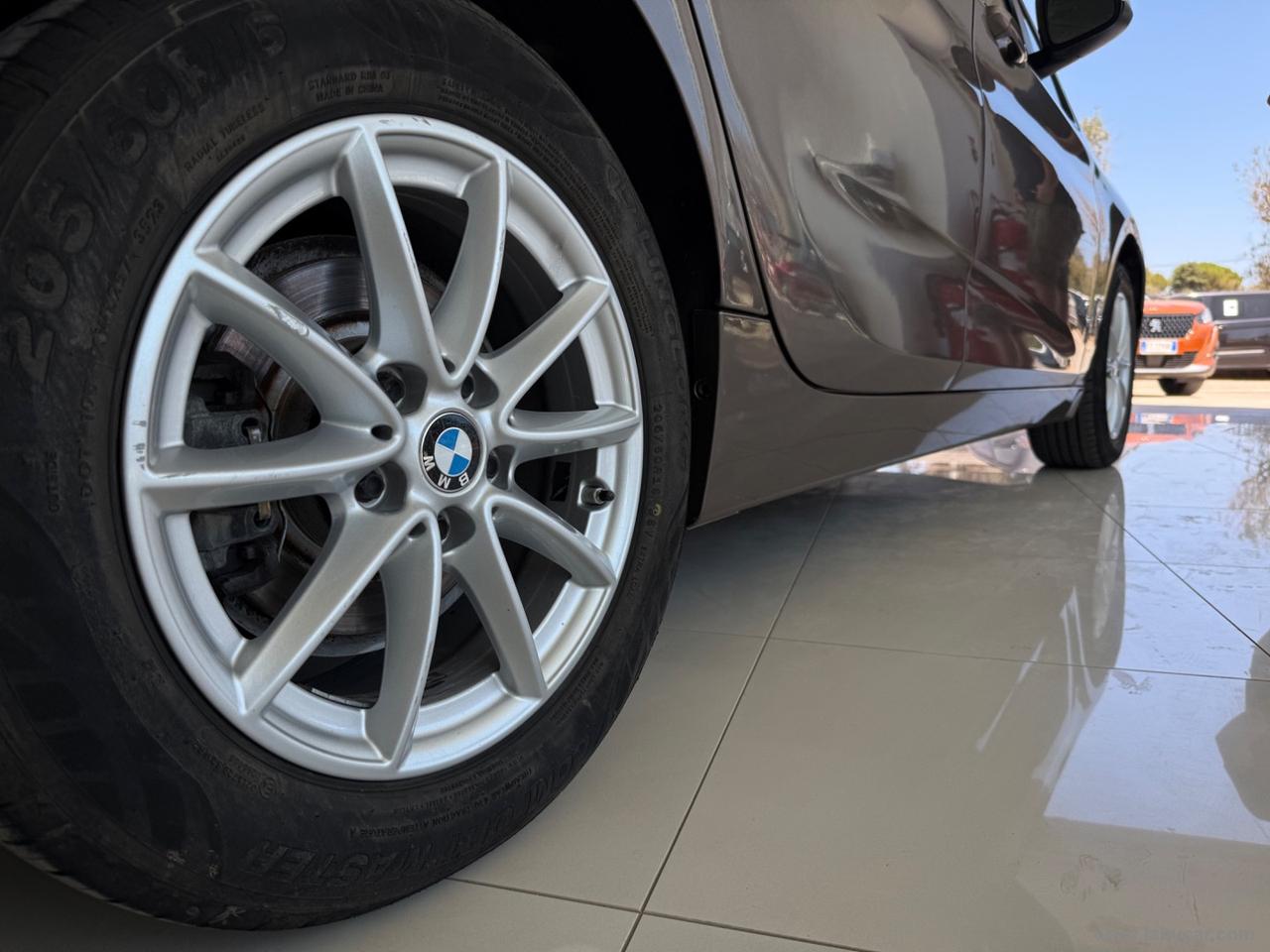 BMW 216d Active Tourer Business