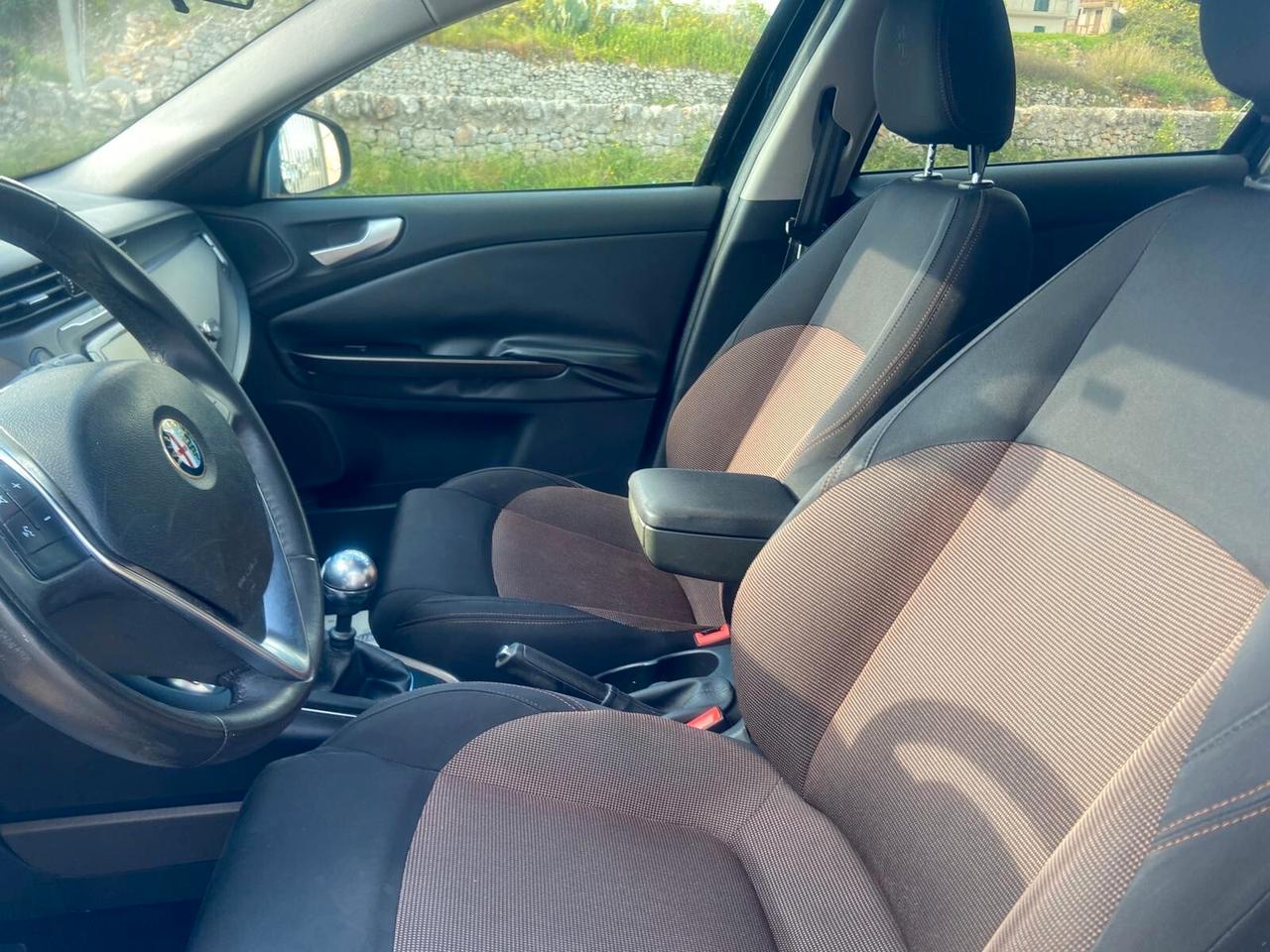 Alfa Romeo Giulietta 1.6 JTDm-2 105 CV Exclusive