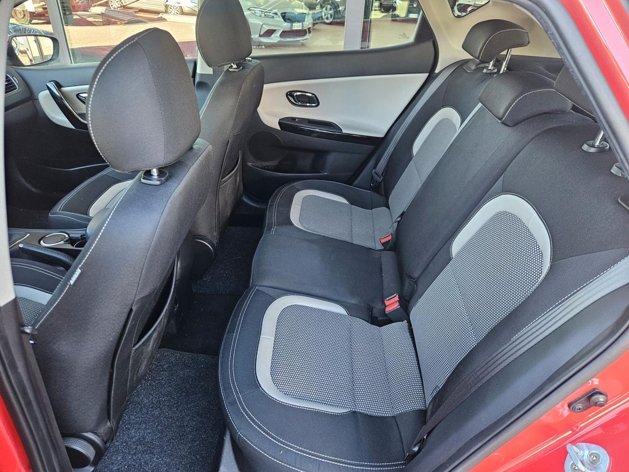 Kia Cee'd 1.0 T-GDI 100 CV 5 porte EcoDynamics Cool