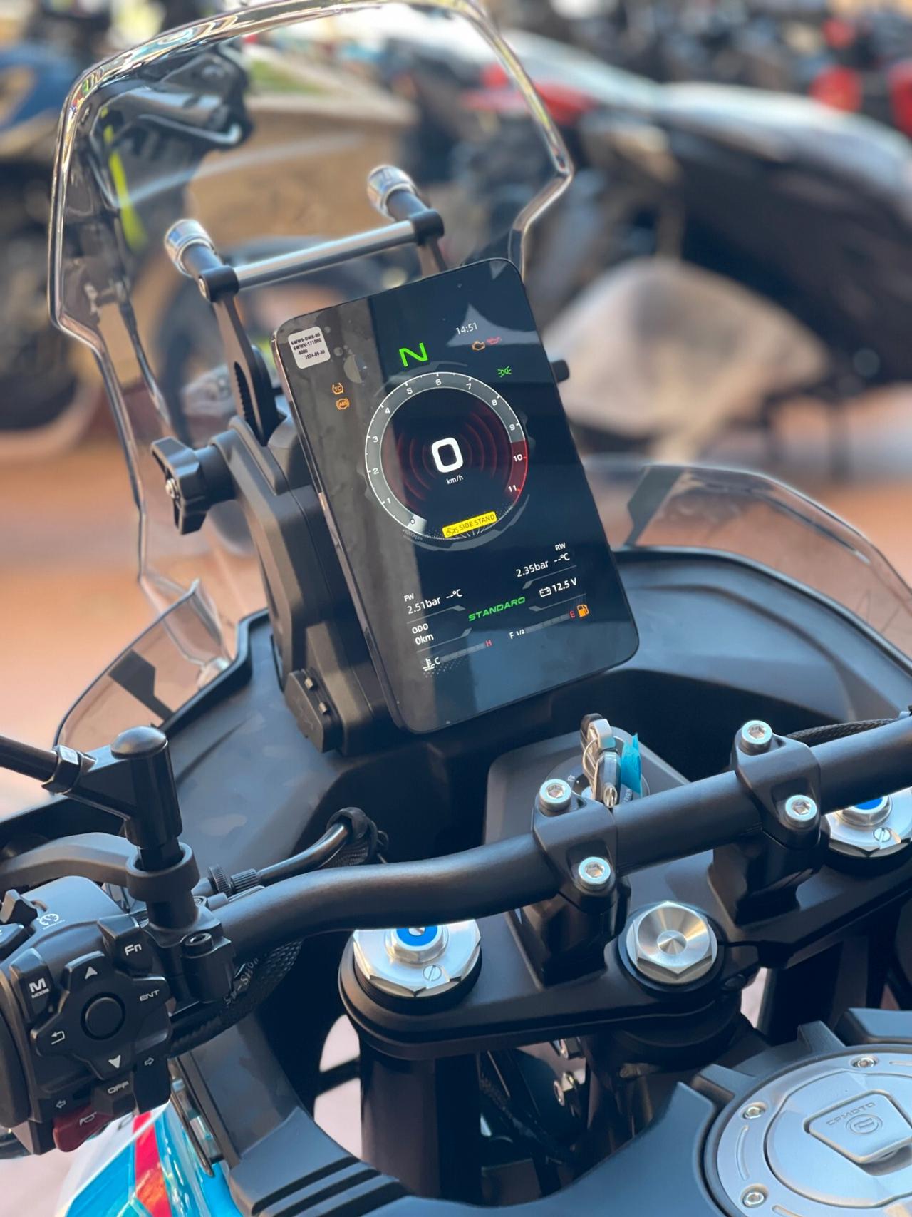 CFMOTO MT-X 800