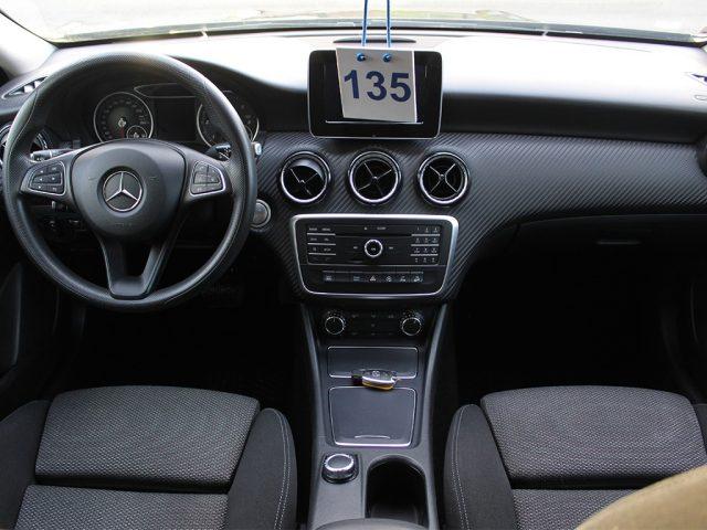 MERCEDES-BENZ GLA 200 d Automatic 4Matic Sport