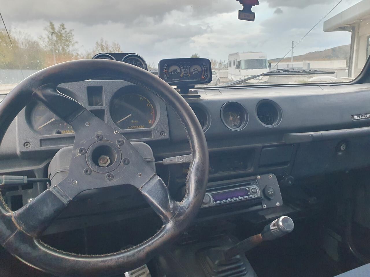Suzuki SJ 413 SJ413 Berlina TA Autocarro
