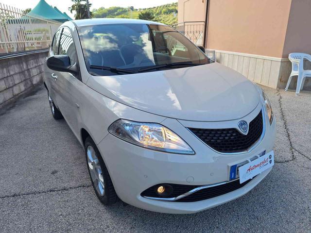 LANCIA Ypsilon 1.2 69 CV 5 porte GPL Ecochic Gold