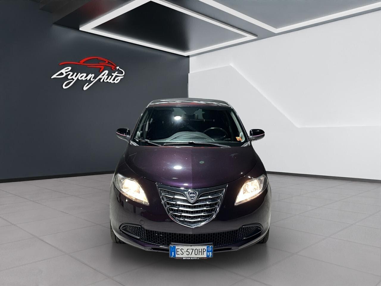 Lancia Ypsilon 0.9 TwinAir 85 CV 5 porte Metano Ecochic ELEFANTINO