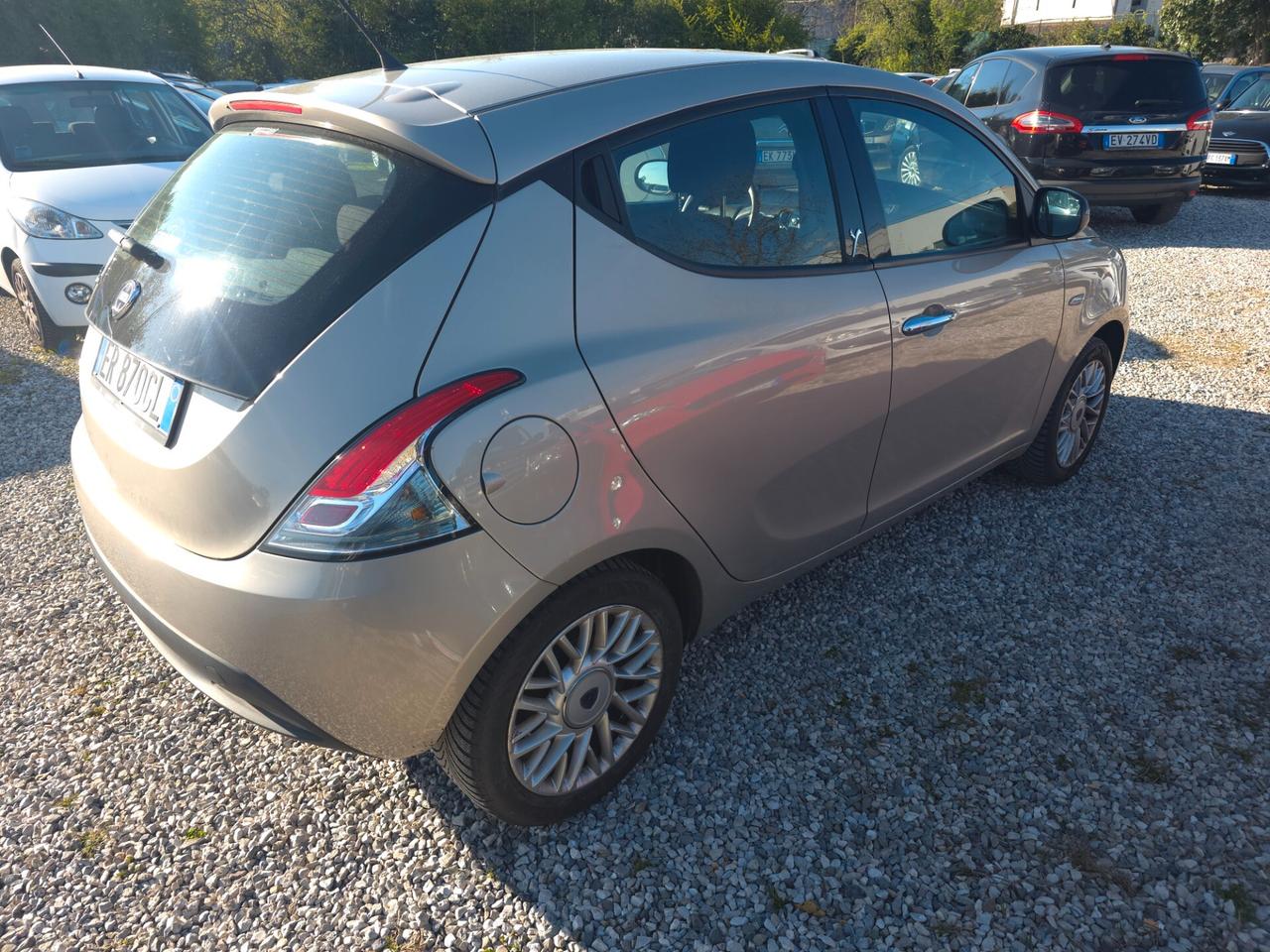 Lancia Ypsilon 1.2 69 CV 5 porte S&S Platinum