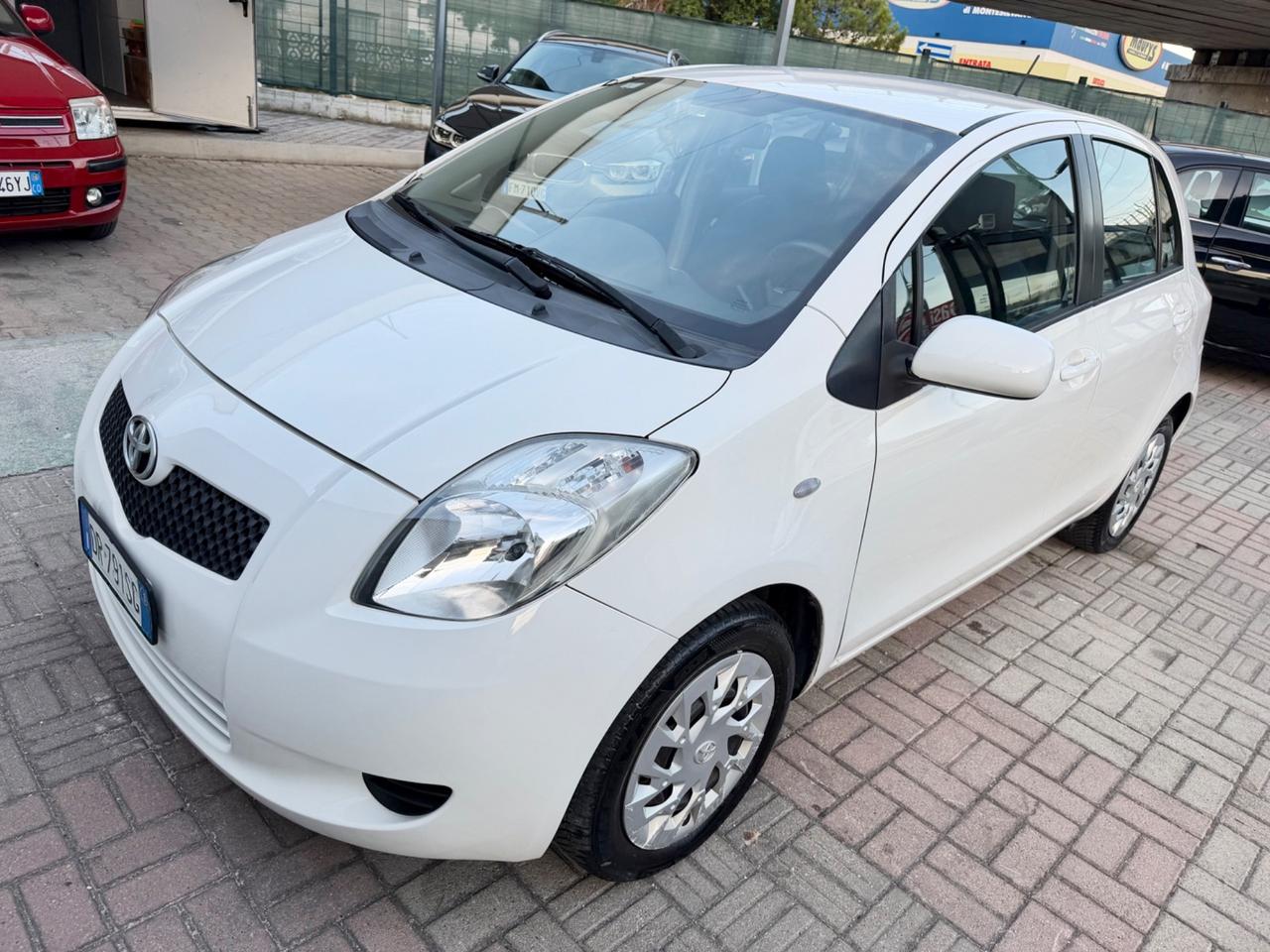 Toyota Yaris 1.0 Sol - GARANZIA