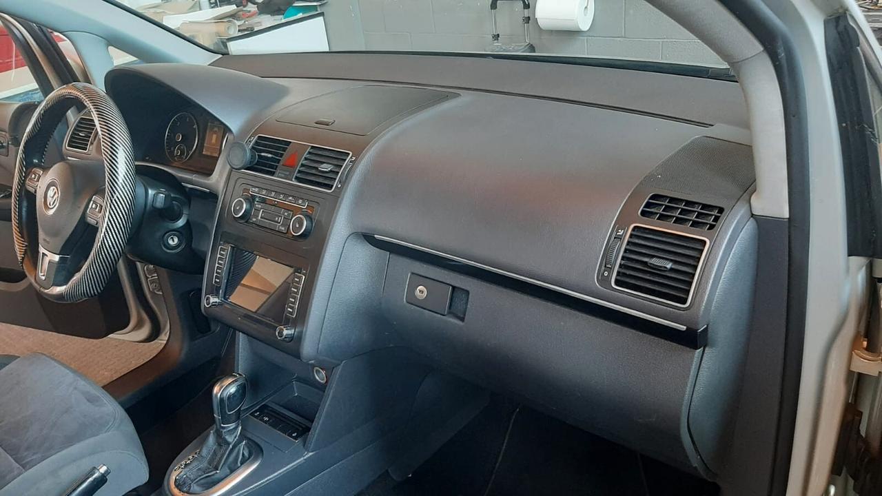 Volkswagen Touran 2.0 TDI 170 CV Highline prezzo €6900