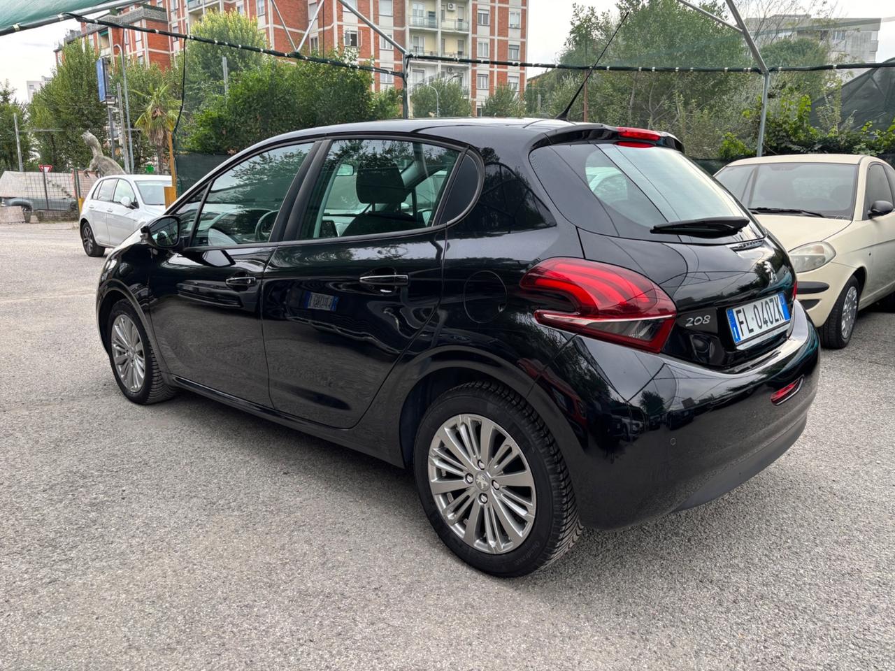 Peugeot 208 1.6 hdi 5 porte OK NEOPATENTATI